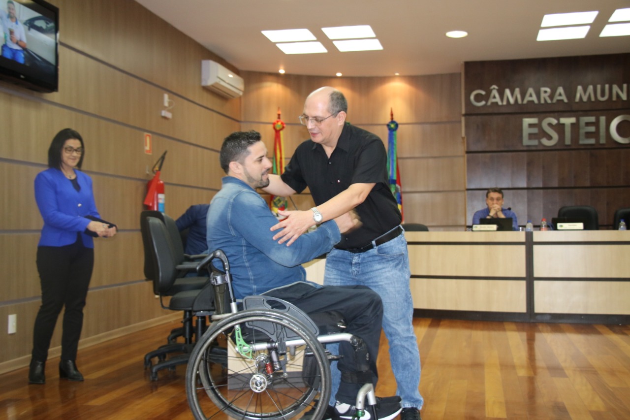 Câmara homenageia atleta paralímpico (6).jpeg