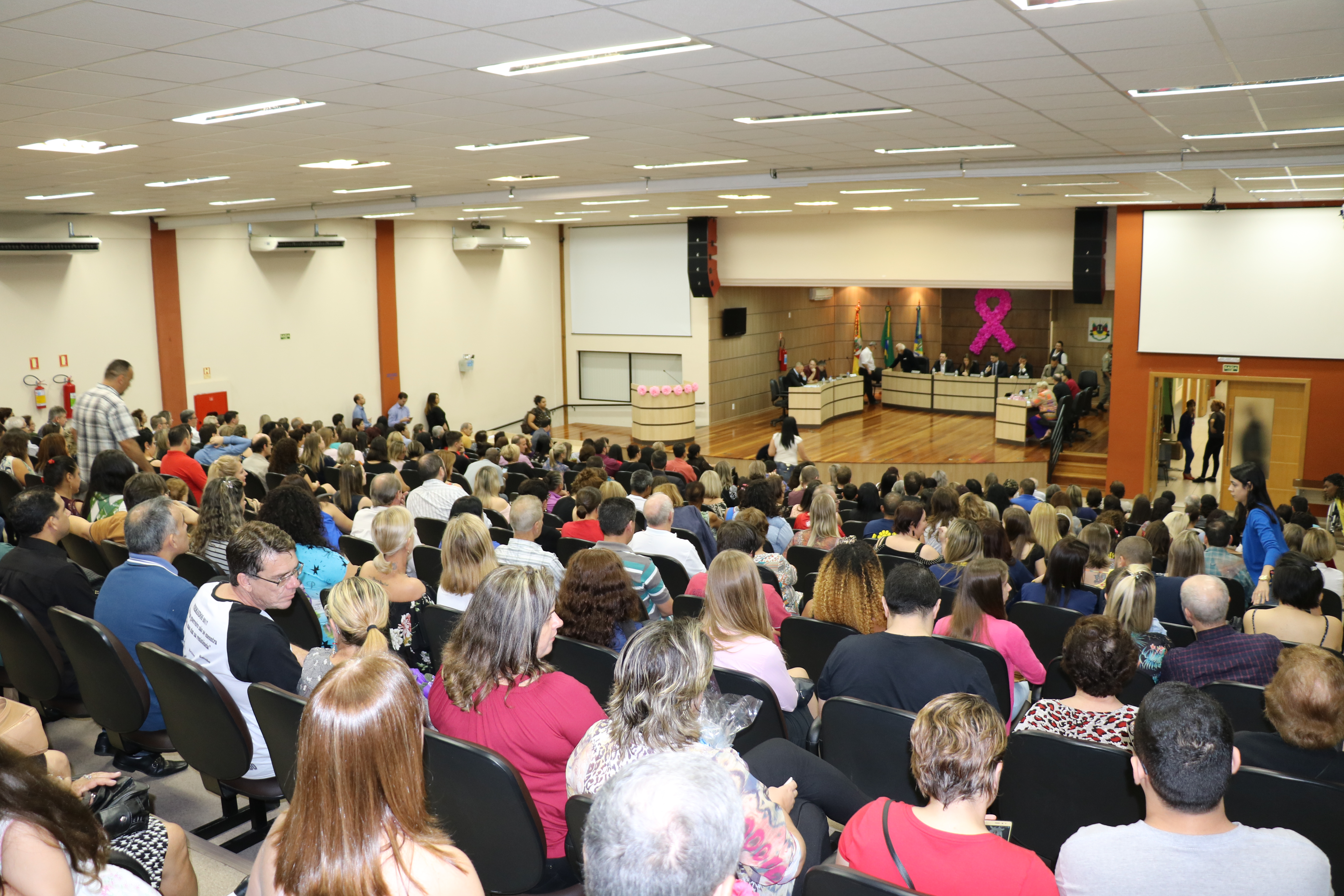 Agendas para o Plenário da Câmara iniciam-se em 15 de janeiro para escolas municipais e estaduais