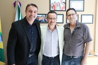 Beto Albuquerque  visita Câmara de Esteio