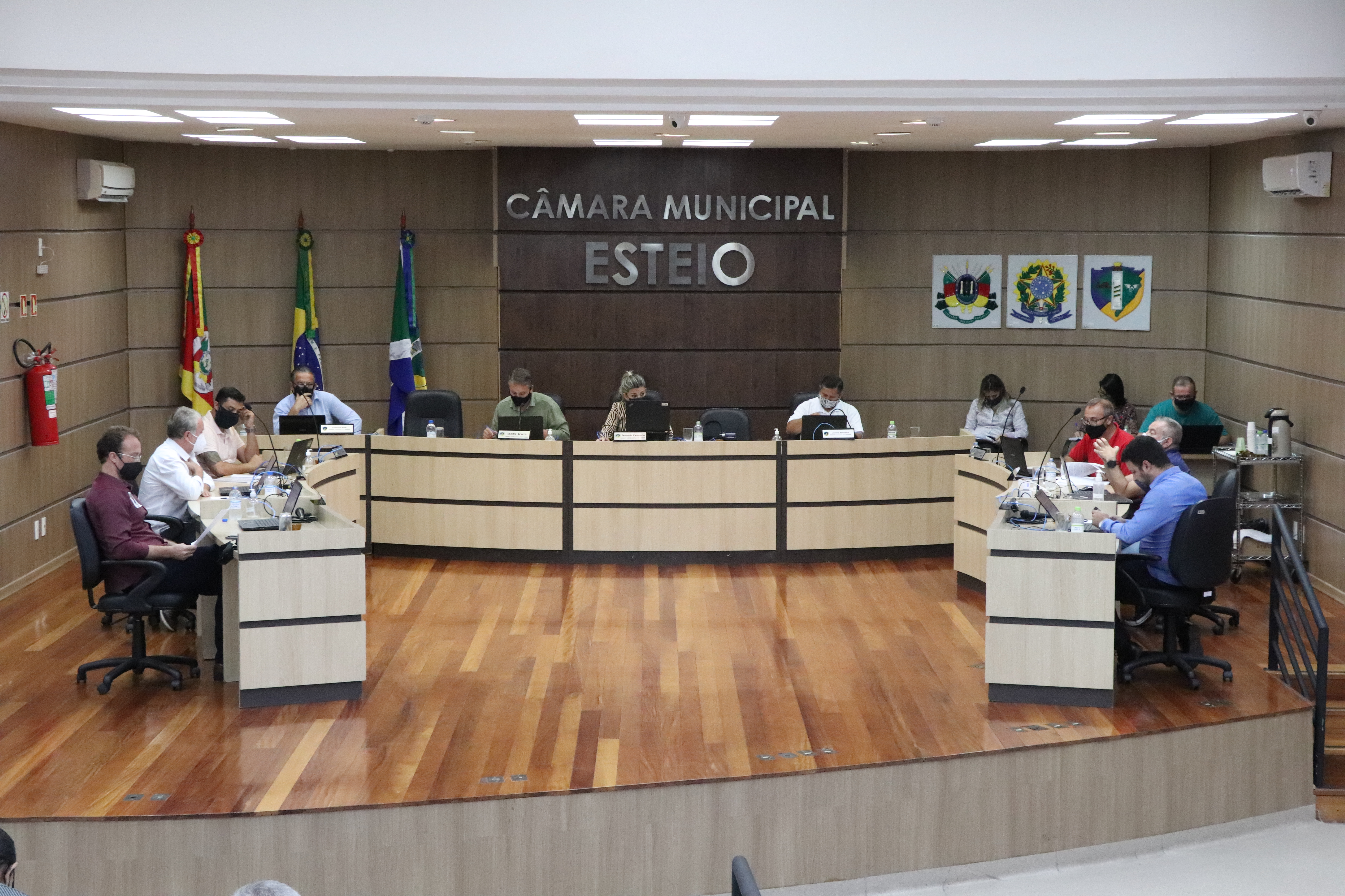 Câmara aprova compra de vacinas contra covid-19