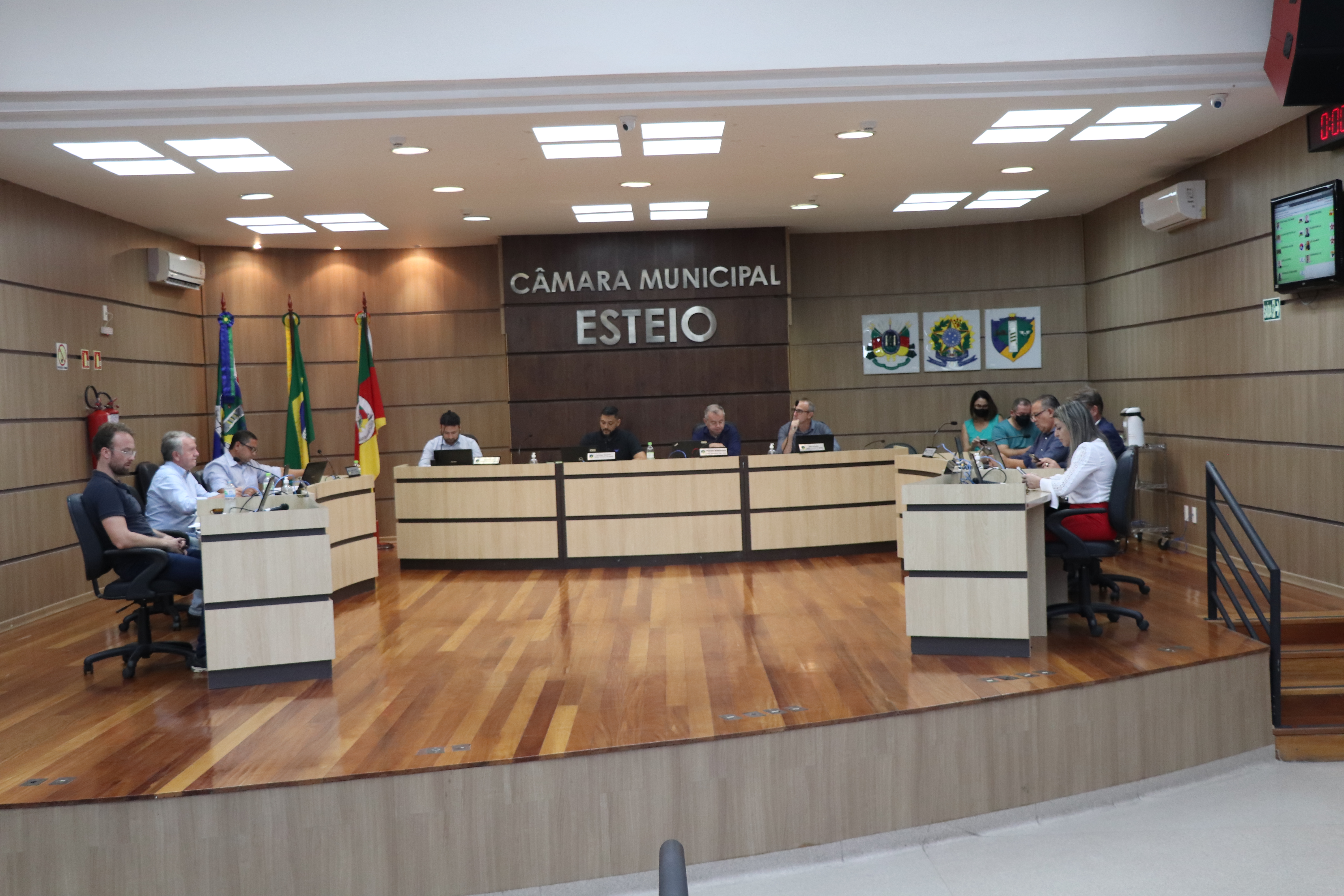 Câmara aprova projetos de temas financeiros