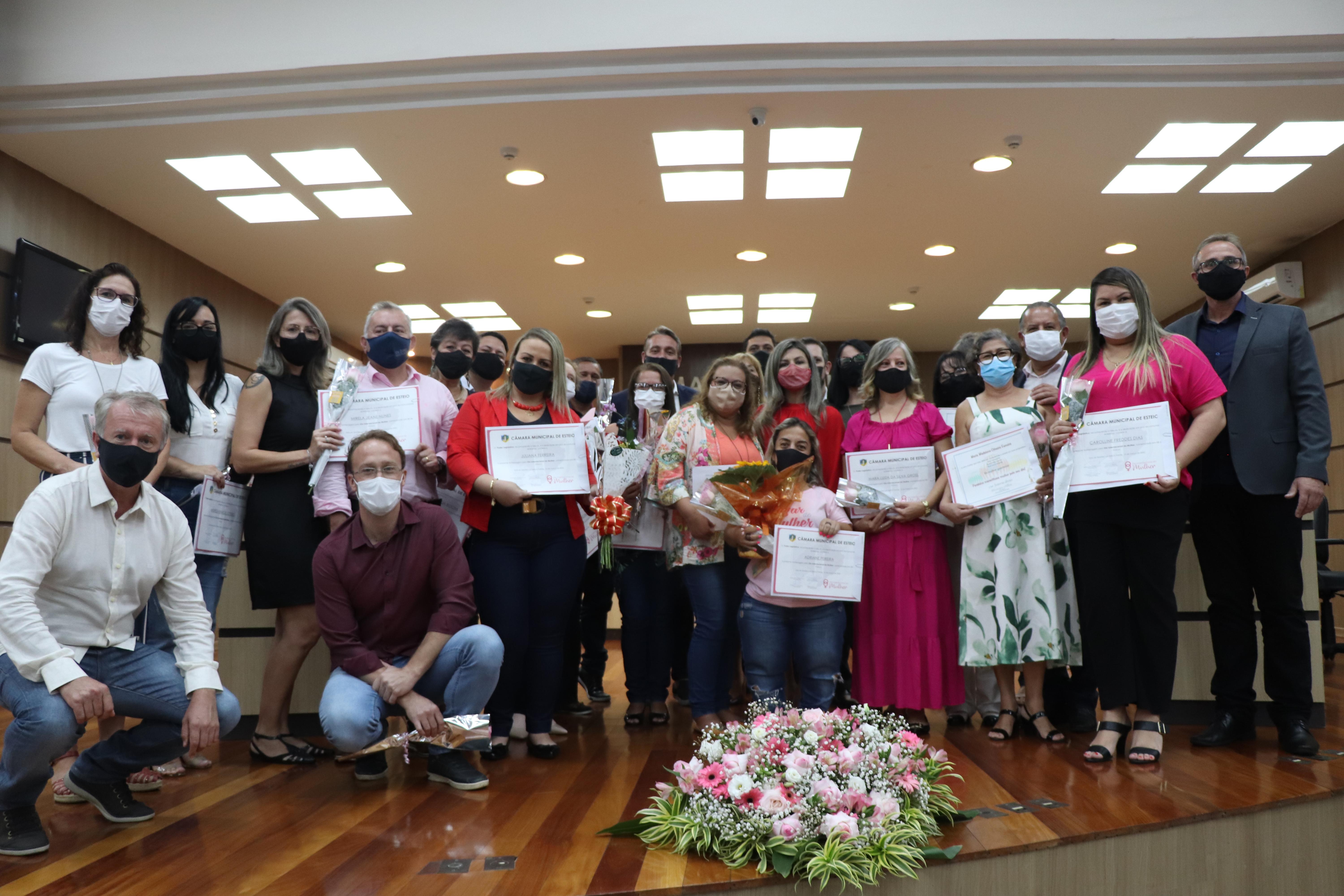 Câmara homenageia mulheres em sessão solene