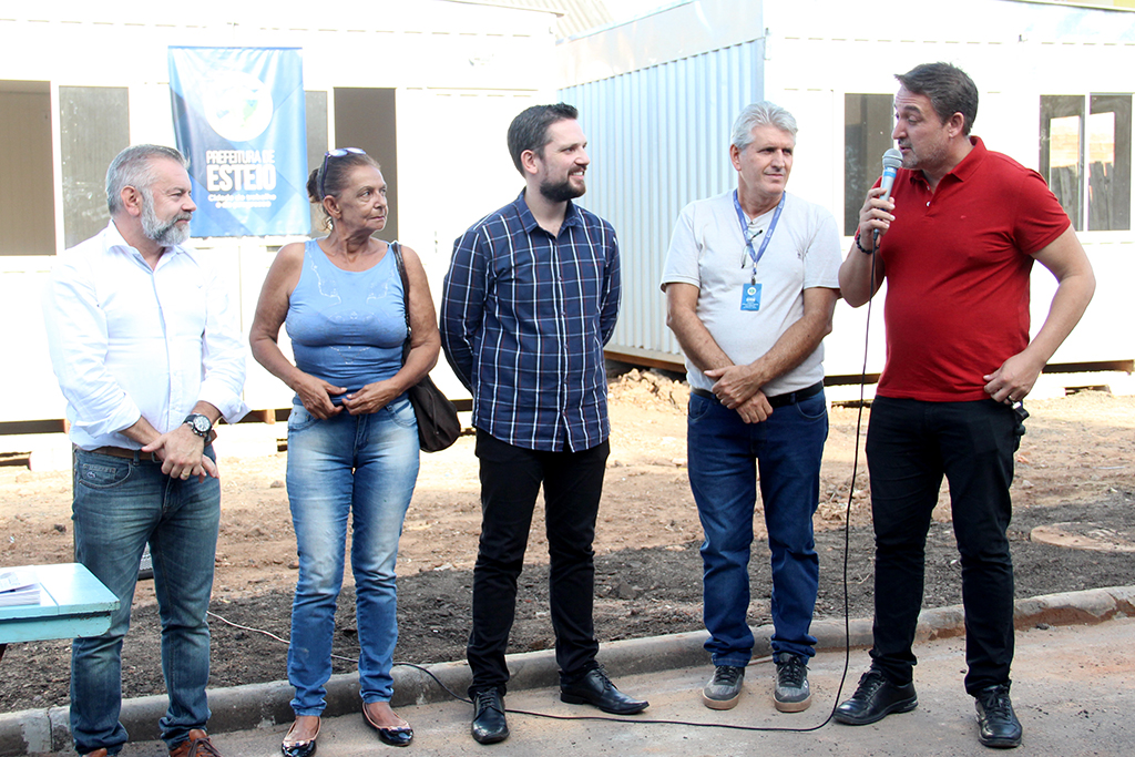 Câmara participa da entrega de 13 casas-contêiner 