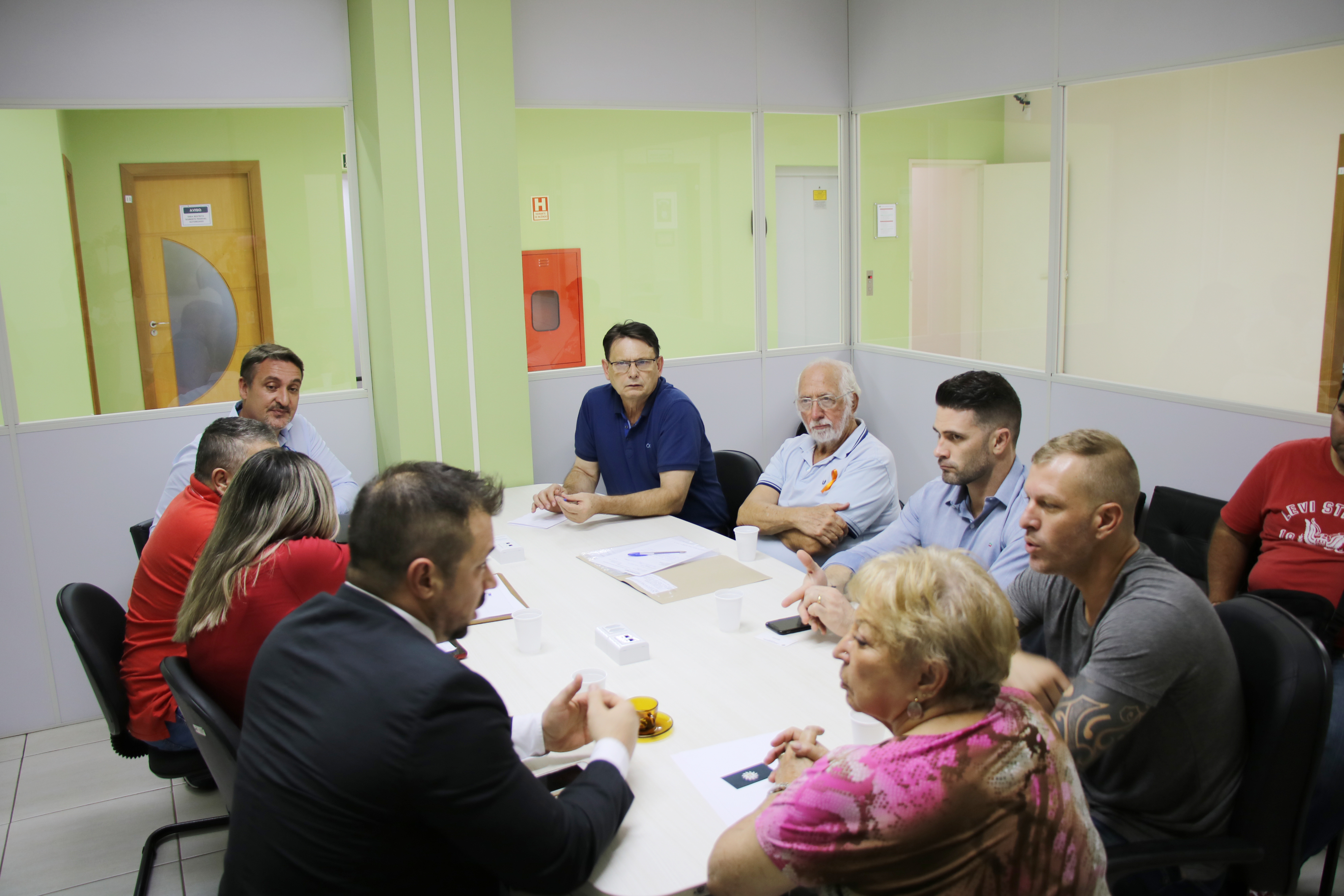 Delegado da DP de Canoas visita Comissão de Segurança