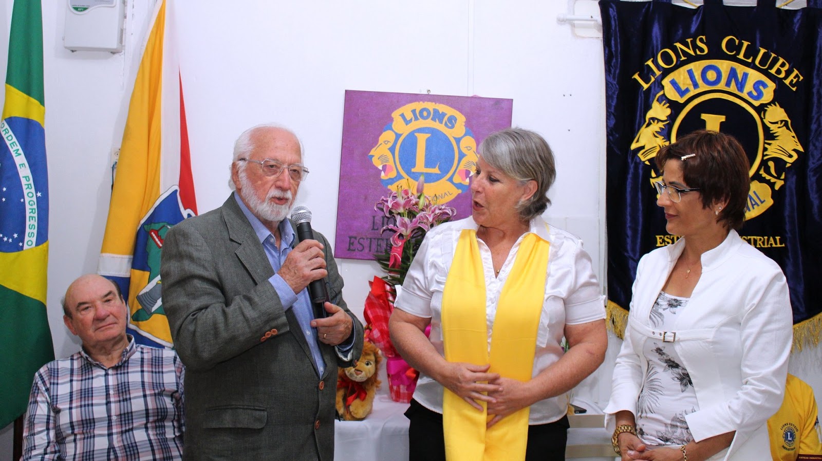 Mário Couto recebe honraria do Lions Clube 