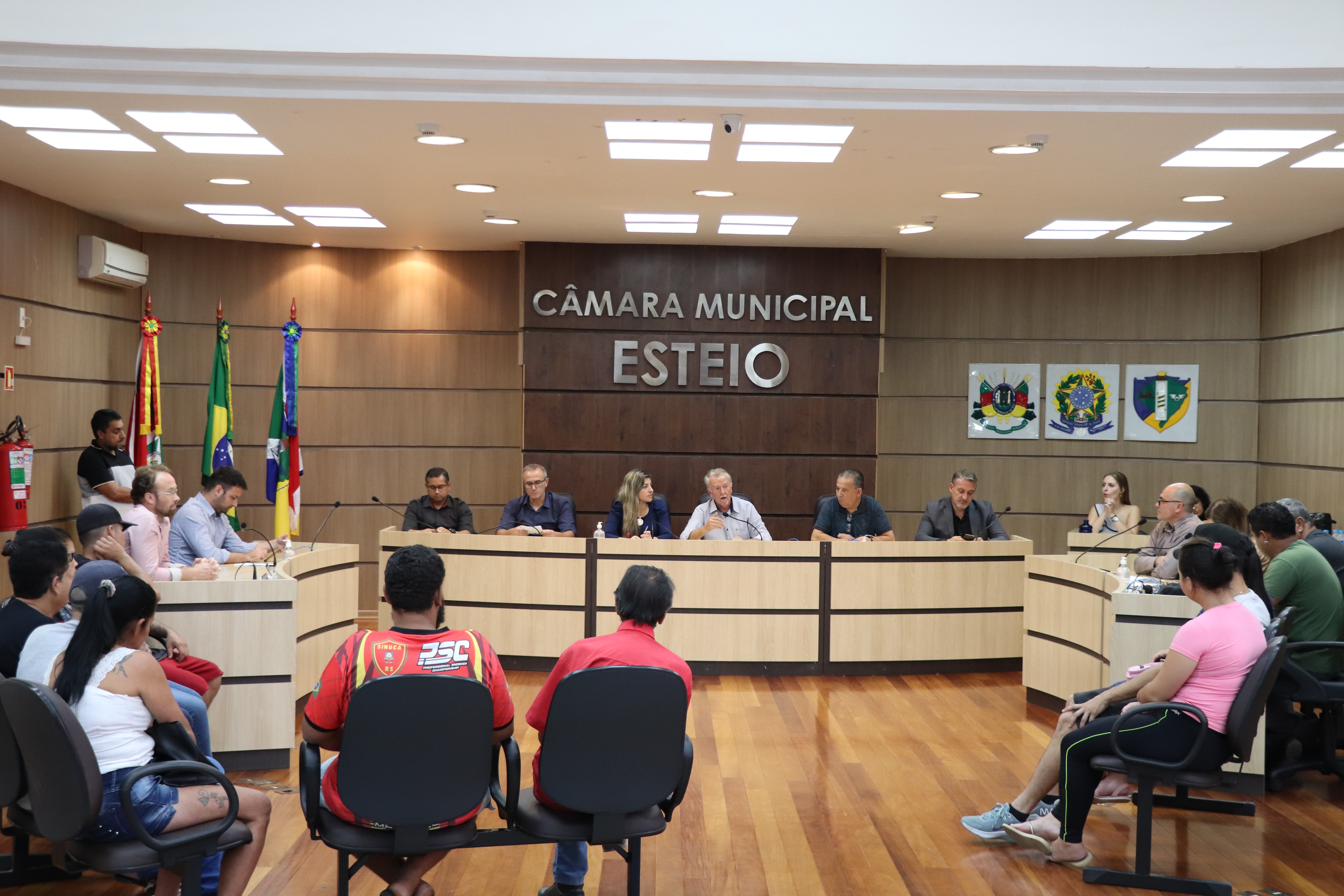 Regularização de área da Rua Oscarito é debatida em reunião na Comissão de Transporte