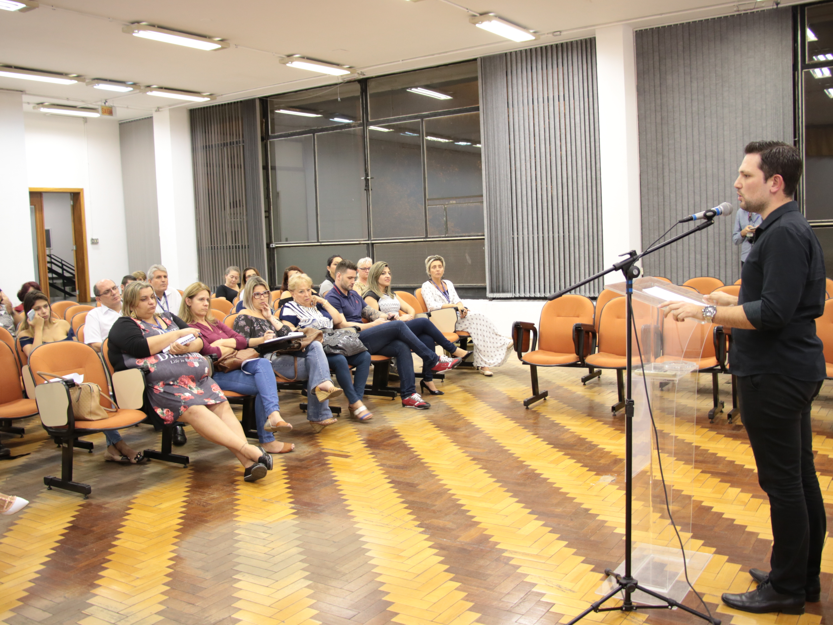 SME debate Plano Municipal de Educação durante Fórum