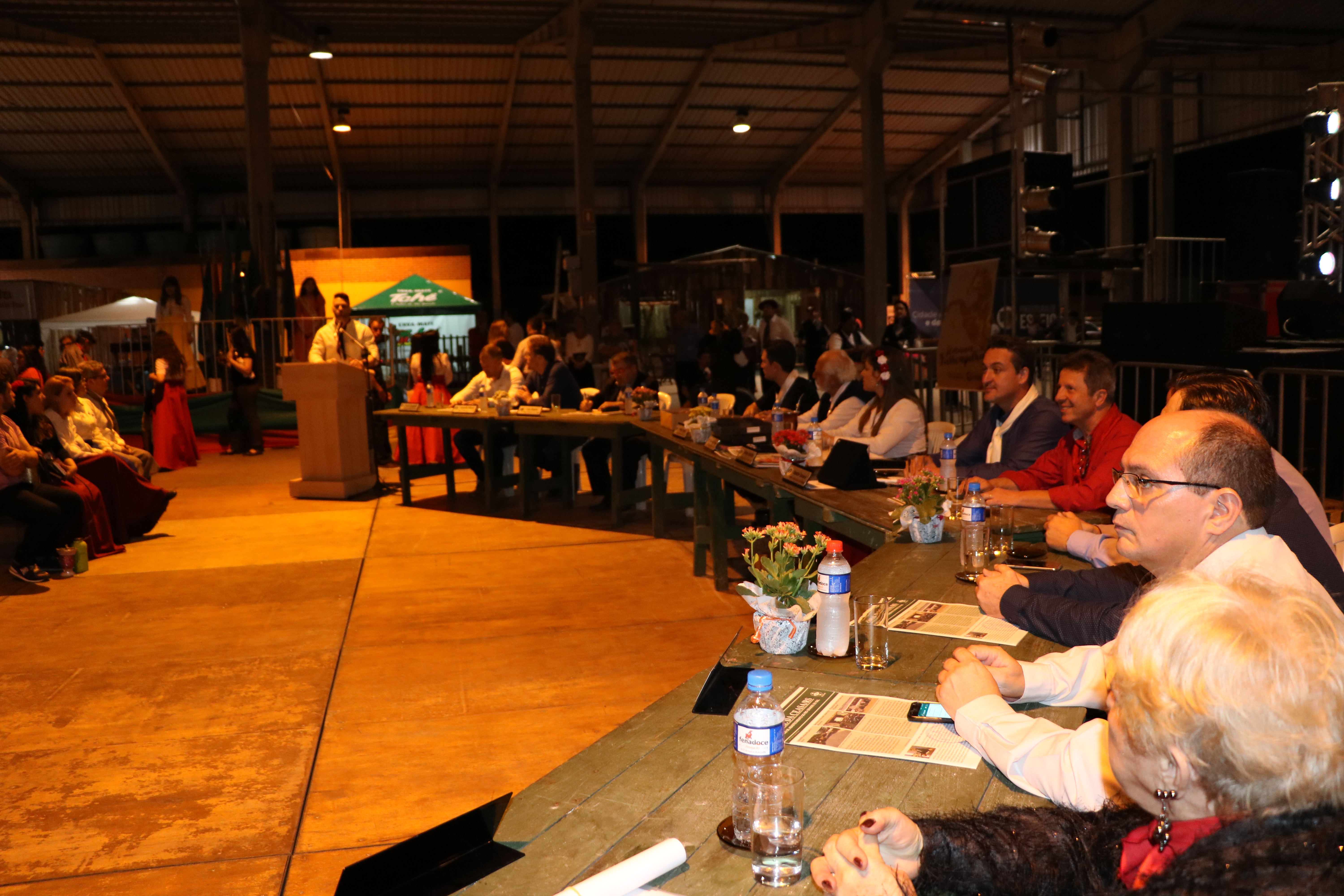 Tradicionalistas são homenageados em  ato solene no Parque Assis Brasil em Esteio