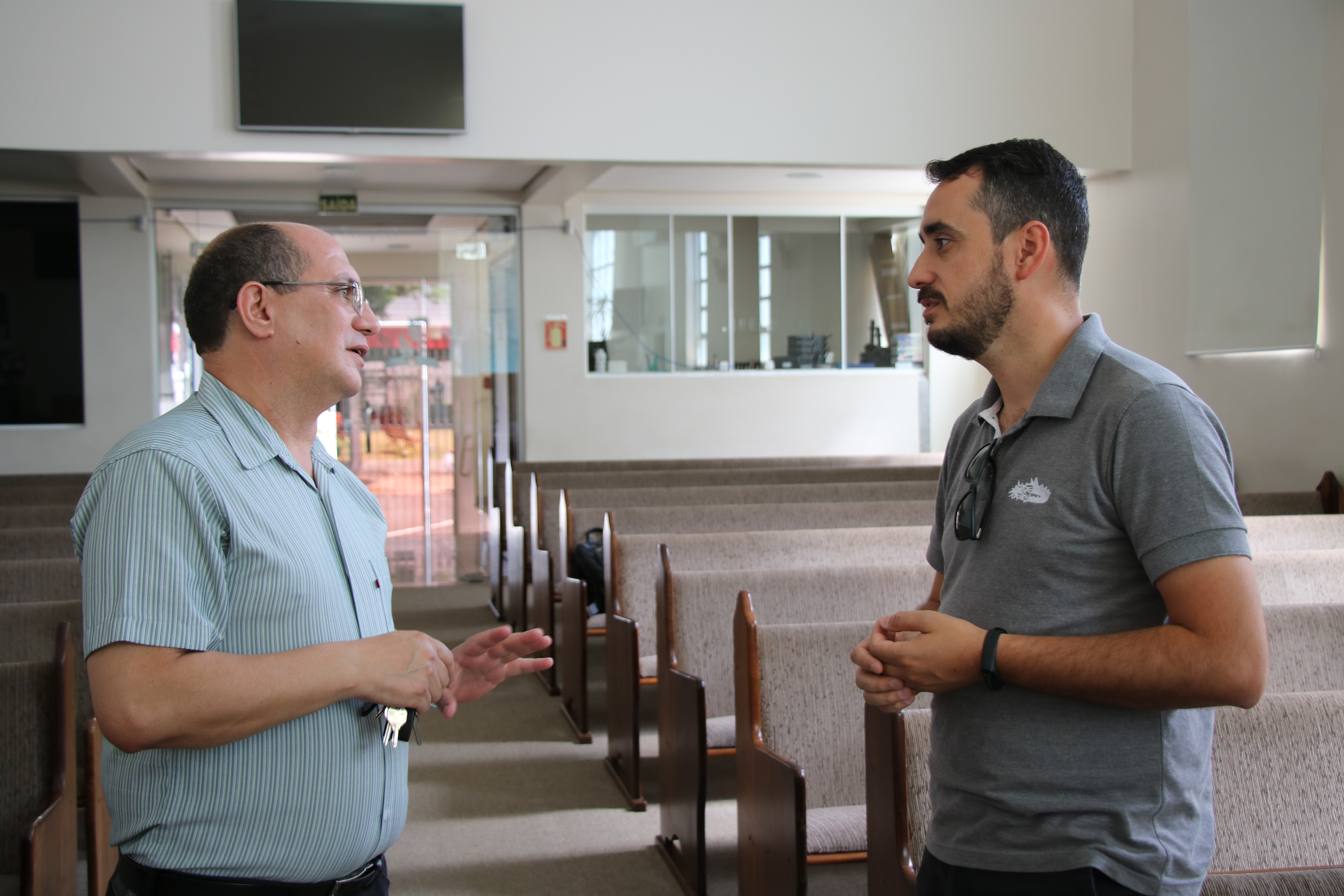 Vereador Euclides visita adventistas