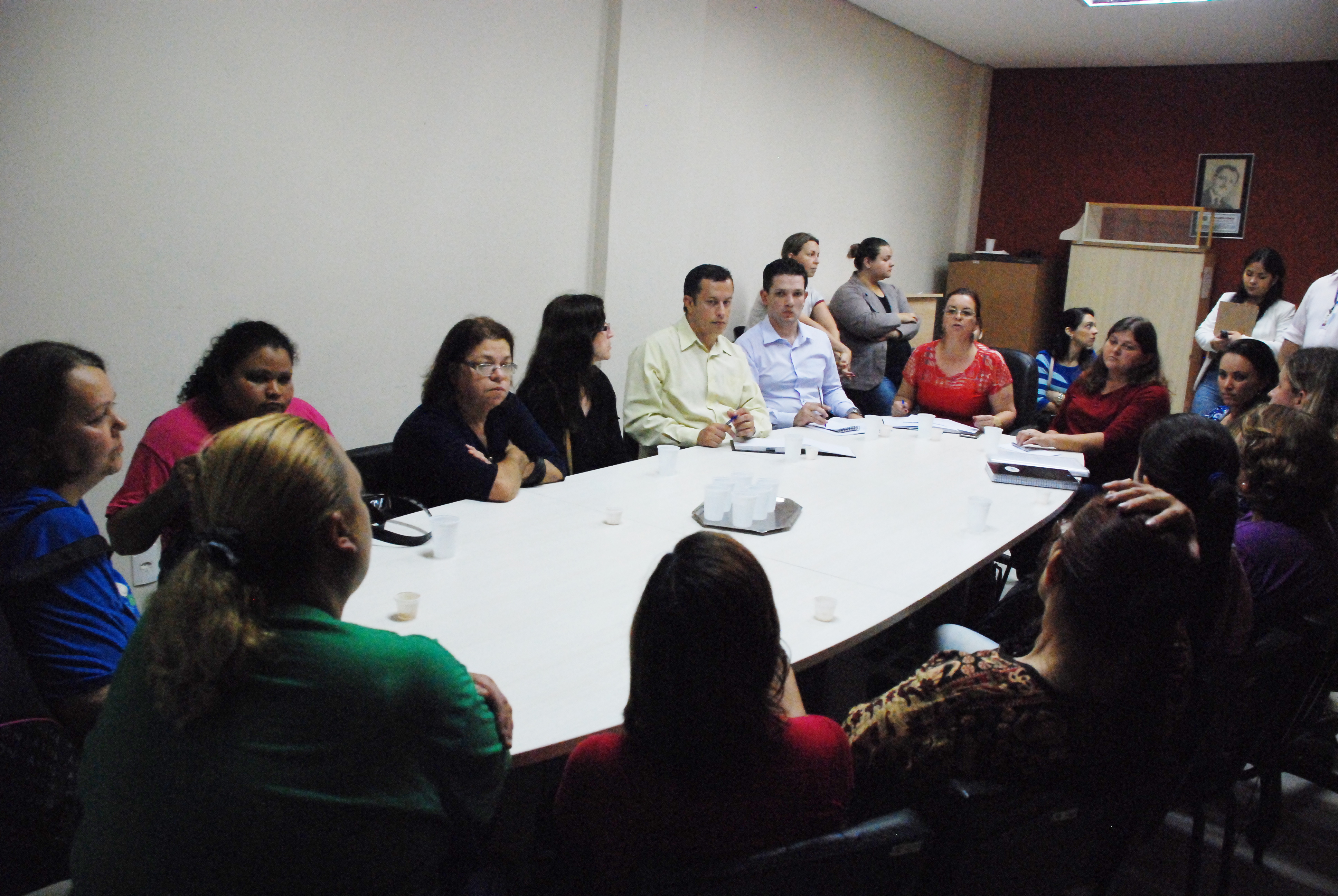  Vereadores debatem  situação dos contratos temporários da Secretaria de Educação 