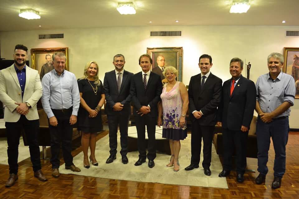 Vereadores do PMDB acompanham homenagem do deputado Juvir Costella ao aniversário de Esteio