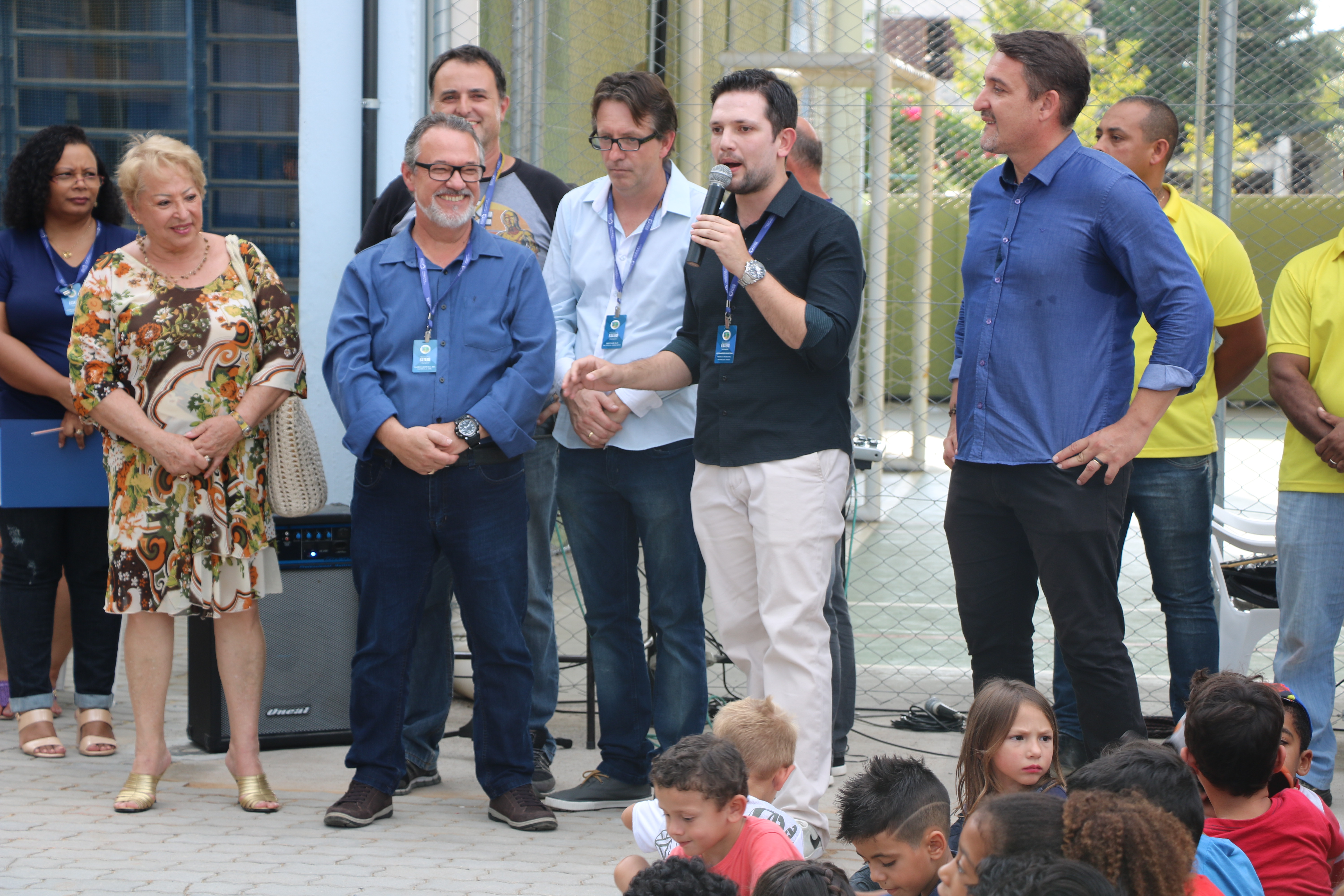 Vereadores participam de inauguração de pátio do CMEB Vila Olímpica